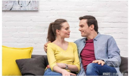 男女舌吻视频,男女舌吻视频引发热议